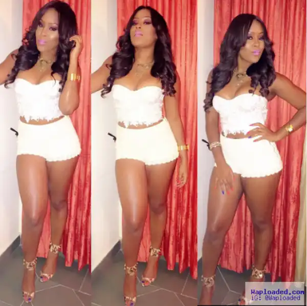 Singer Emma Nyra shares sexy new photos